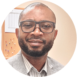 Olabode Akinbobola, MSC williamsville wellness clinician headshot